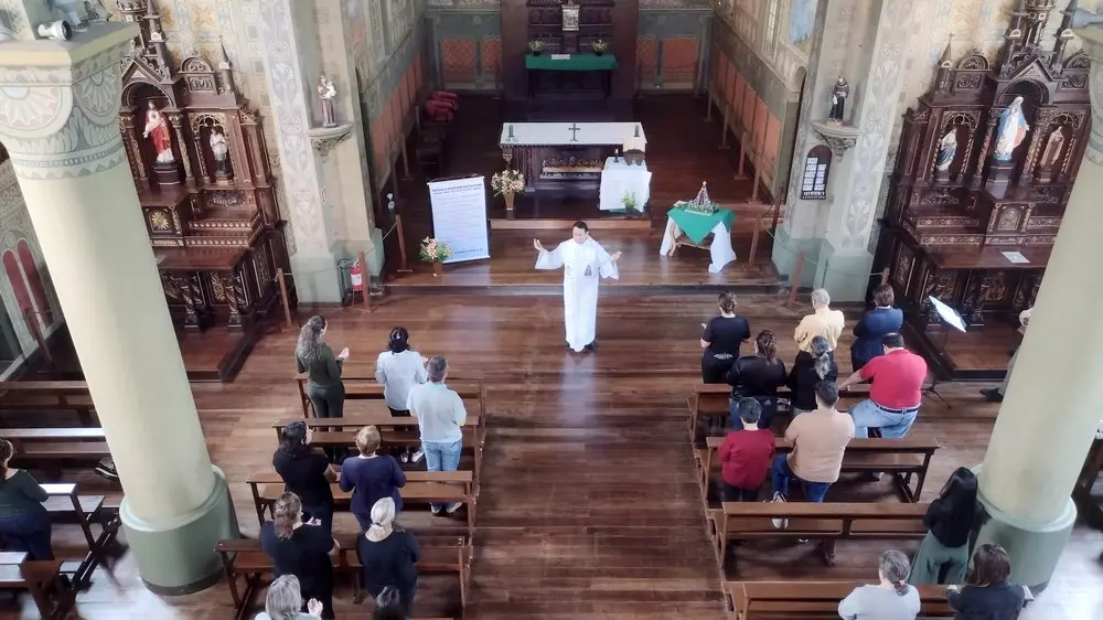 Imagem peregrina de Nossa Senhora Aparecida visita a Prefeitura de Rio Negro